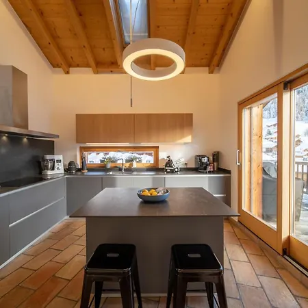 5br Iconic Chalet - What'app - 0034-635-520-036 - For Reservations! *